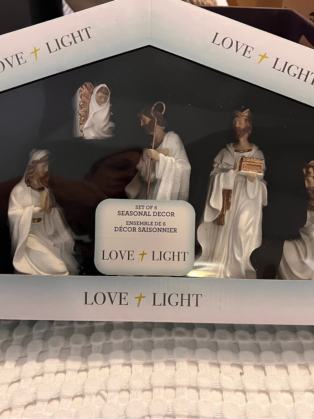 White and Gold Nativity Set - Set of 6 Holiday Figurines